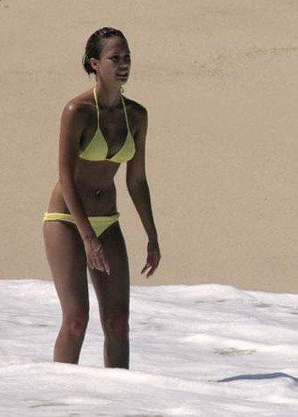 Jessica Alba sur la plage